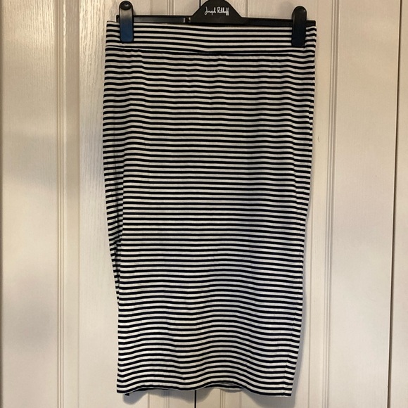 EUC Only black & white striped pencil skirt. Side slit. Size medium. - Picture 1 of 5
